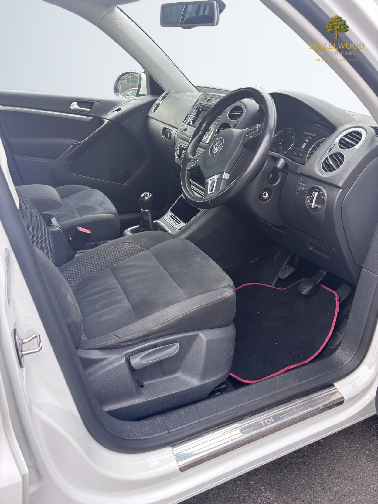 Volkswagen Tiguan 2.0 TDI BlueMotion Tech Match SUV 5dr Diesel Manual 2WD Euro 5 (s/s) (140 ps)