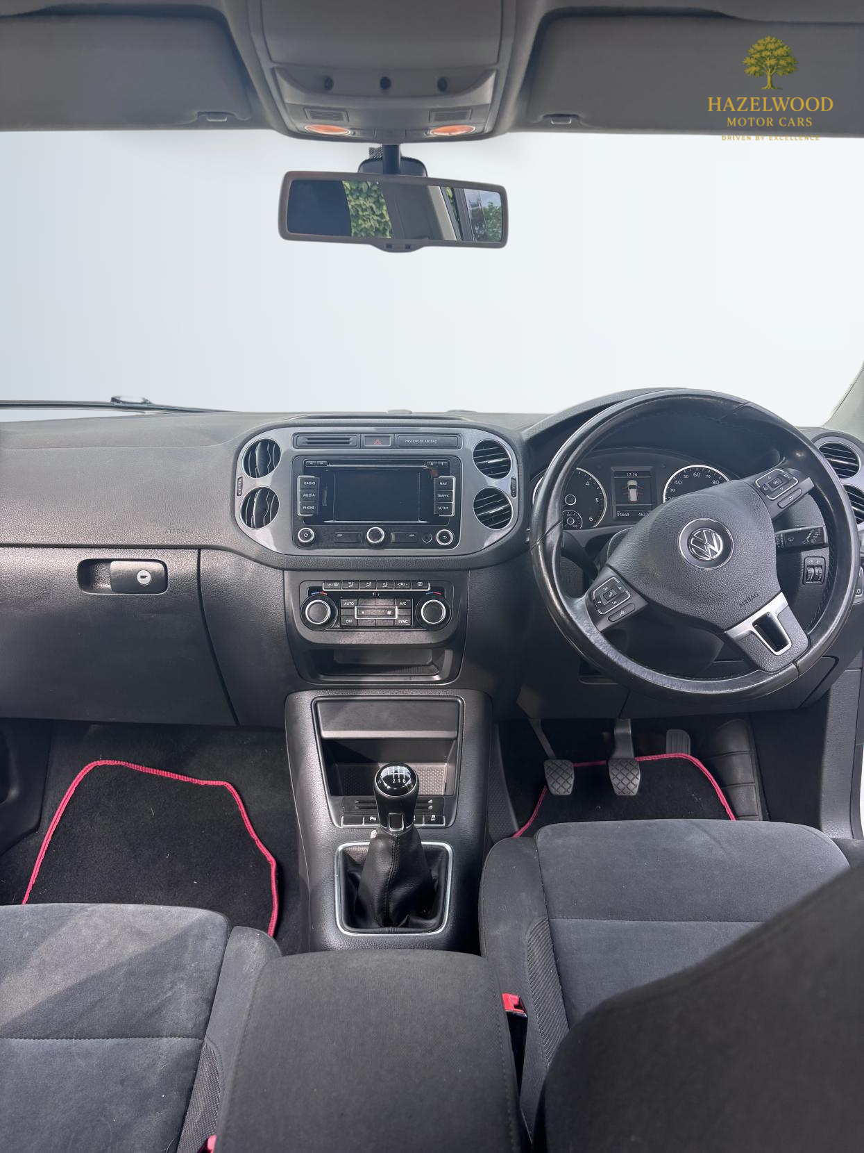 Volkswagen Tiguan 2.0 TDI BlueMotion Tech Match SUV 5dr Diesel Manual 2WD Euro 5 (s/s) (140 ps)